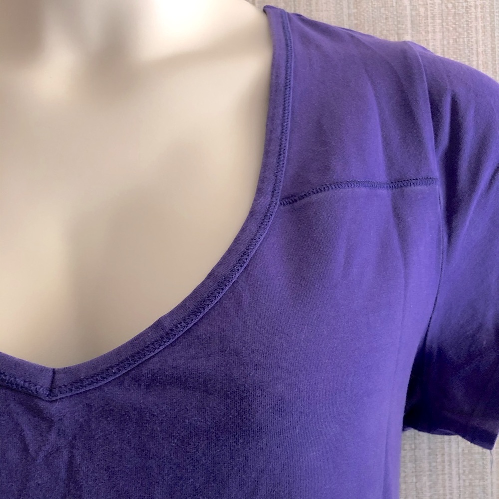 Pennington’s Form Fit Purple Tee - Picture 2 of 6